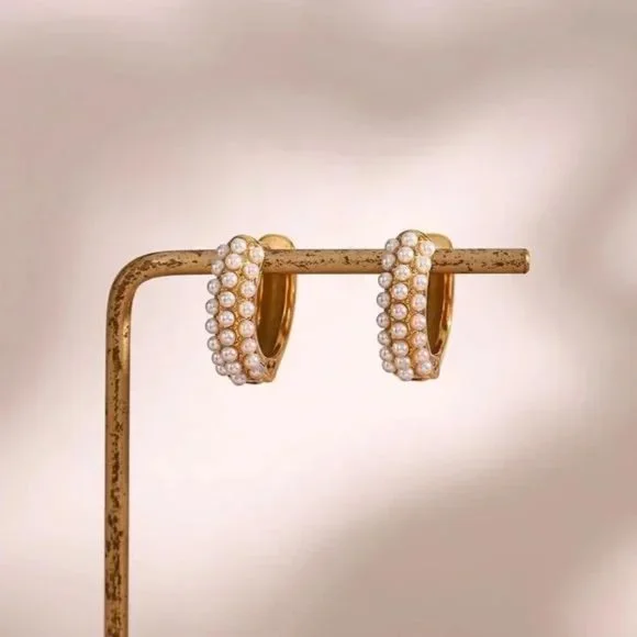 New 18K Gold Fresh Water Pearl Huggies Earrings, CUTE RING, SHINY RING. - Picture 5 of 6